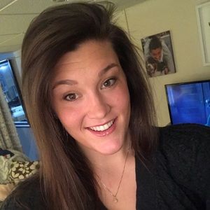 Meet your Posher, Stefanie